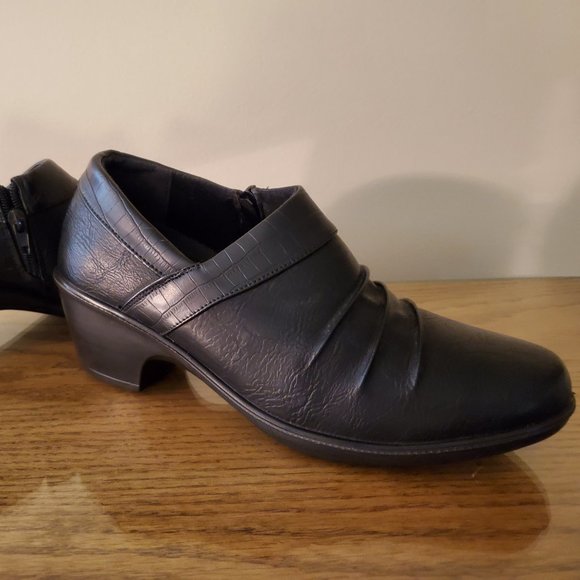 easy street whisper bootie